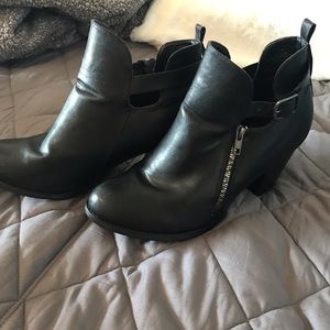 Torrid zipper detail heeled boots size 11